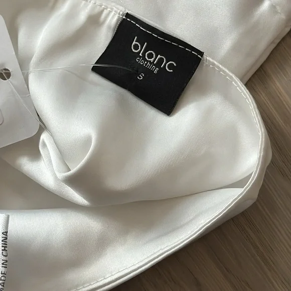 NWT White Wrap Top Small - Picture 4 of 5